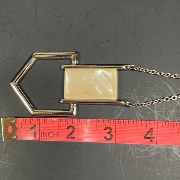 WHBM White House Black Market Mother of Pearl Pendant Vintage Necklace - Picture 5 of 6